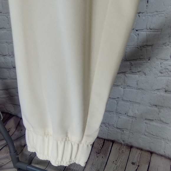 JAANUU Scrub Joggers Pant 🙎‍♀️🥰💚 - Picture 13 of 16